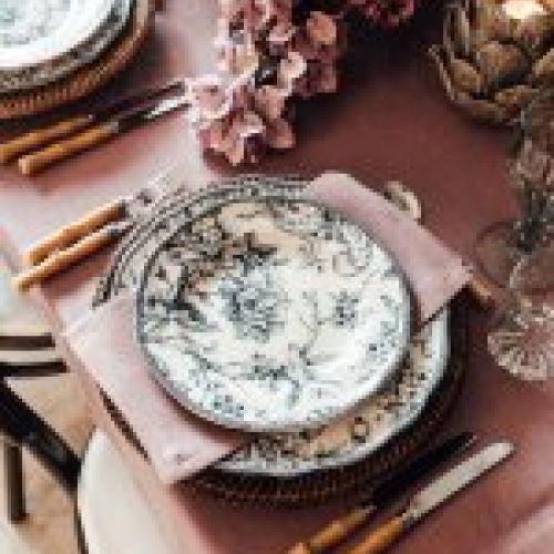 Preparación de mesa para celebración